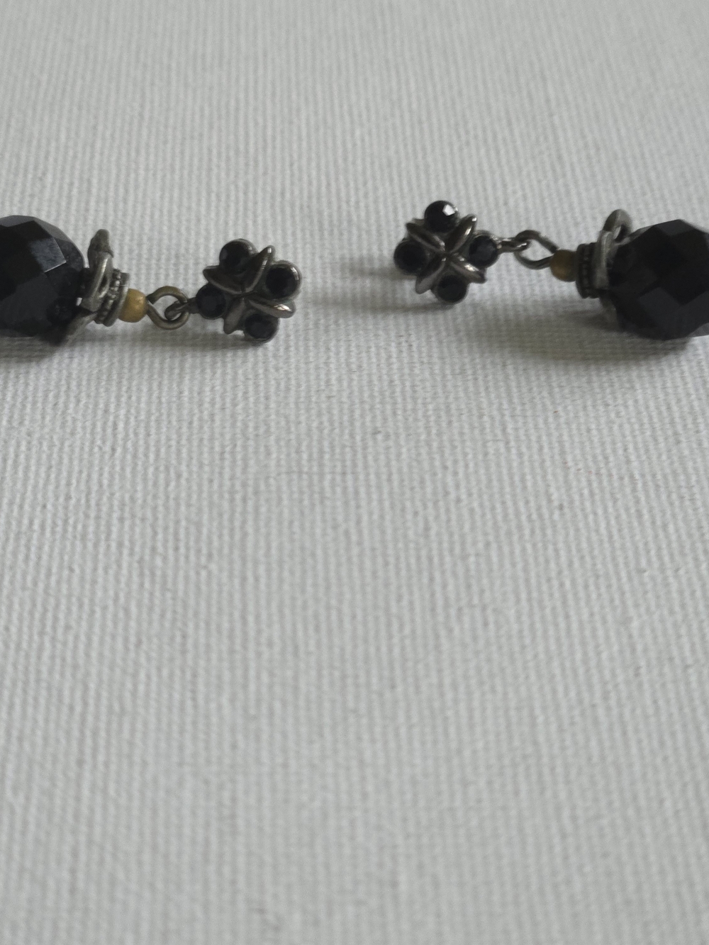 Vintage Style Black Faceted Glass Drop Pierced Earrings Silver-Tone Antique - Picture 3 of 8